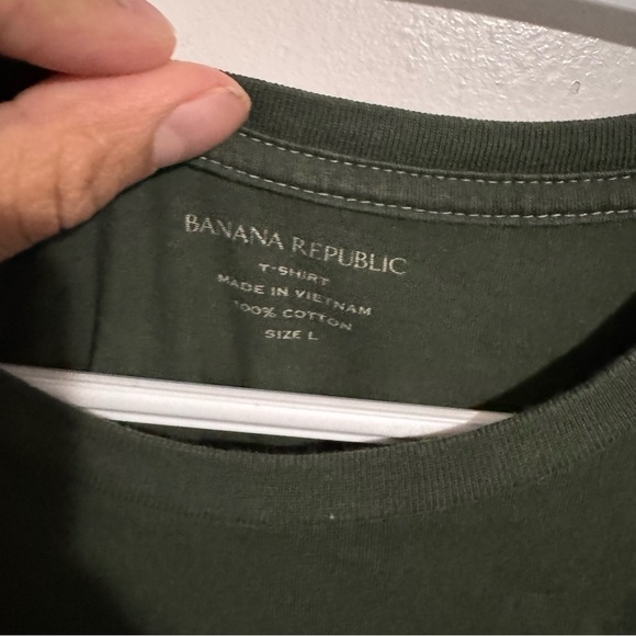 Banana Republic graphic tee - Picture 4 of 4